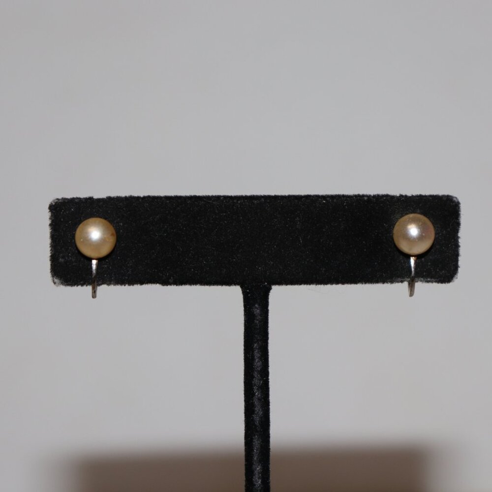 🤍 Vintage Richelieu Silver & Pearl Screw-Back Earrings 0.5" tall · non-pierced